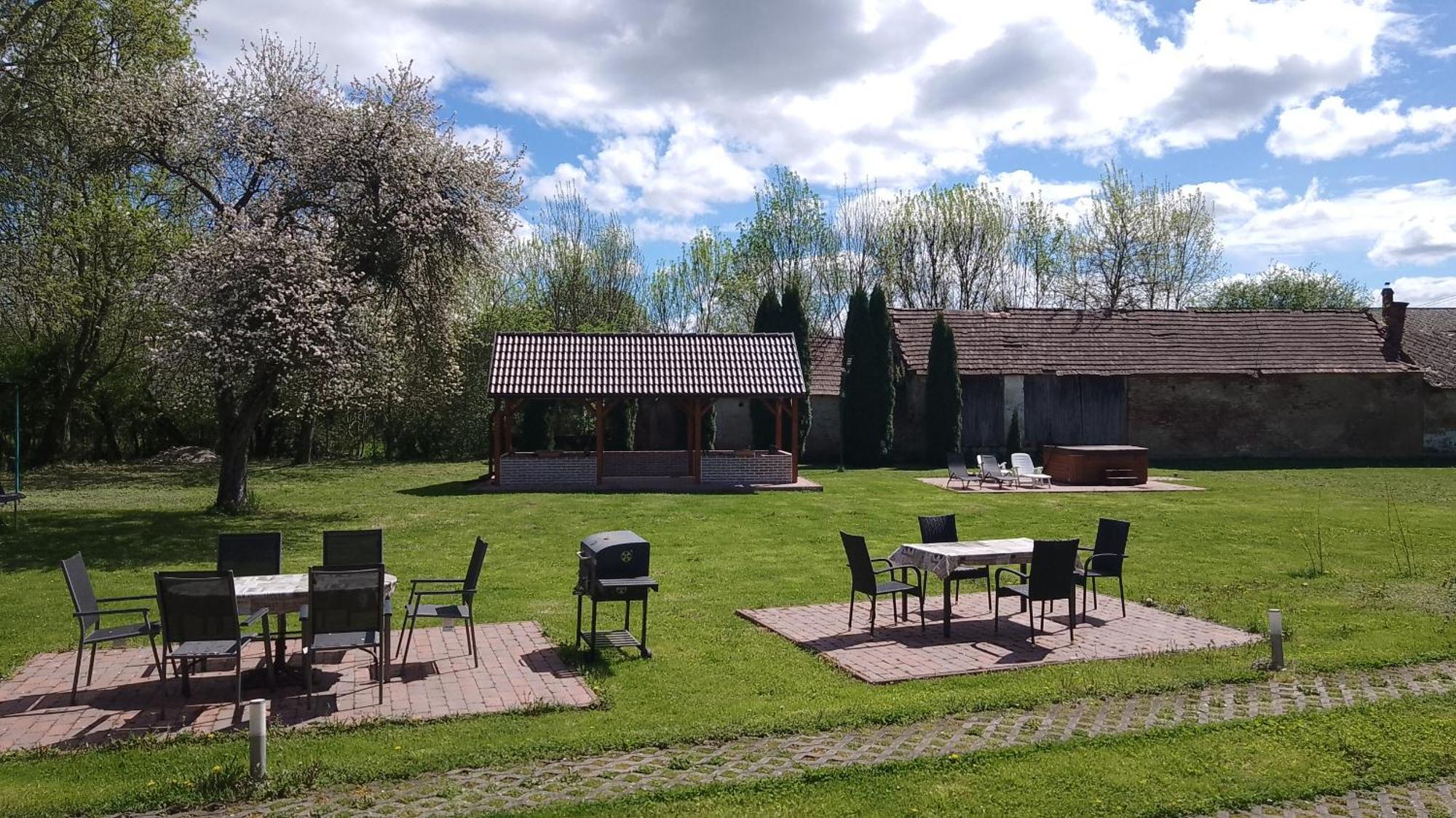 Almafas Vendeghaz Orseg Villa Kerkakutas Exterior foto